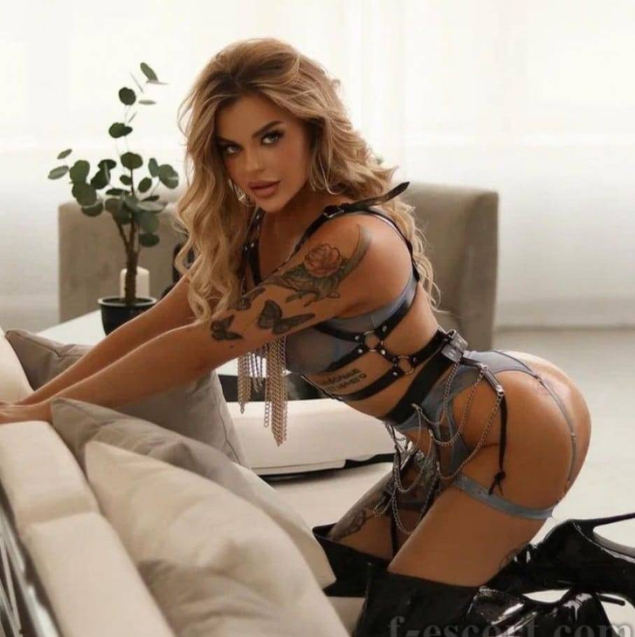 Taksim Escort Bayan Pelinle Coşkulu Bir Maceraya Hazır Ol